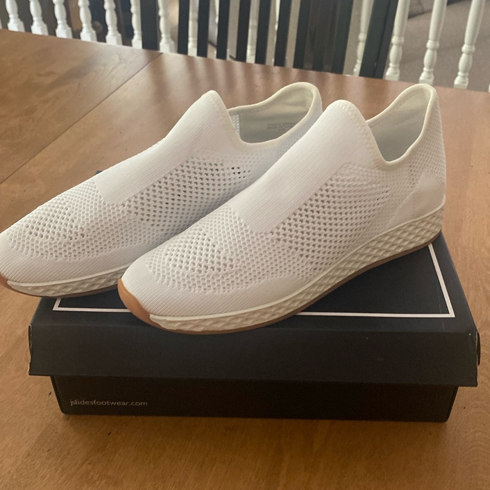 Urban Sport by J Slides Tiger Knit Slip On Shoes Sneakers NEW Size 10 White